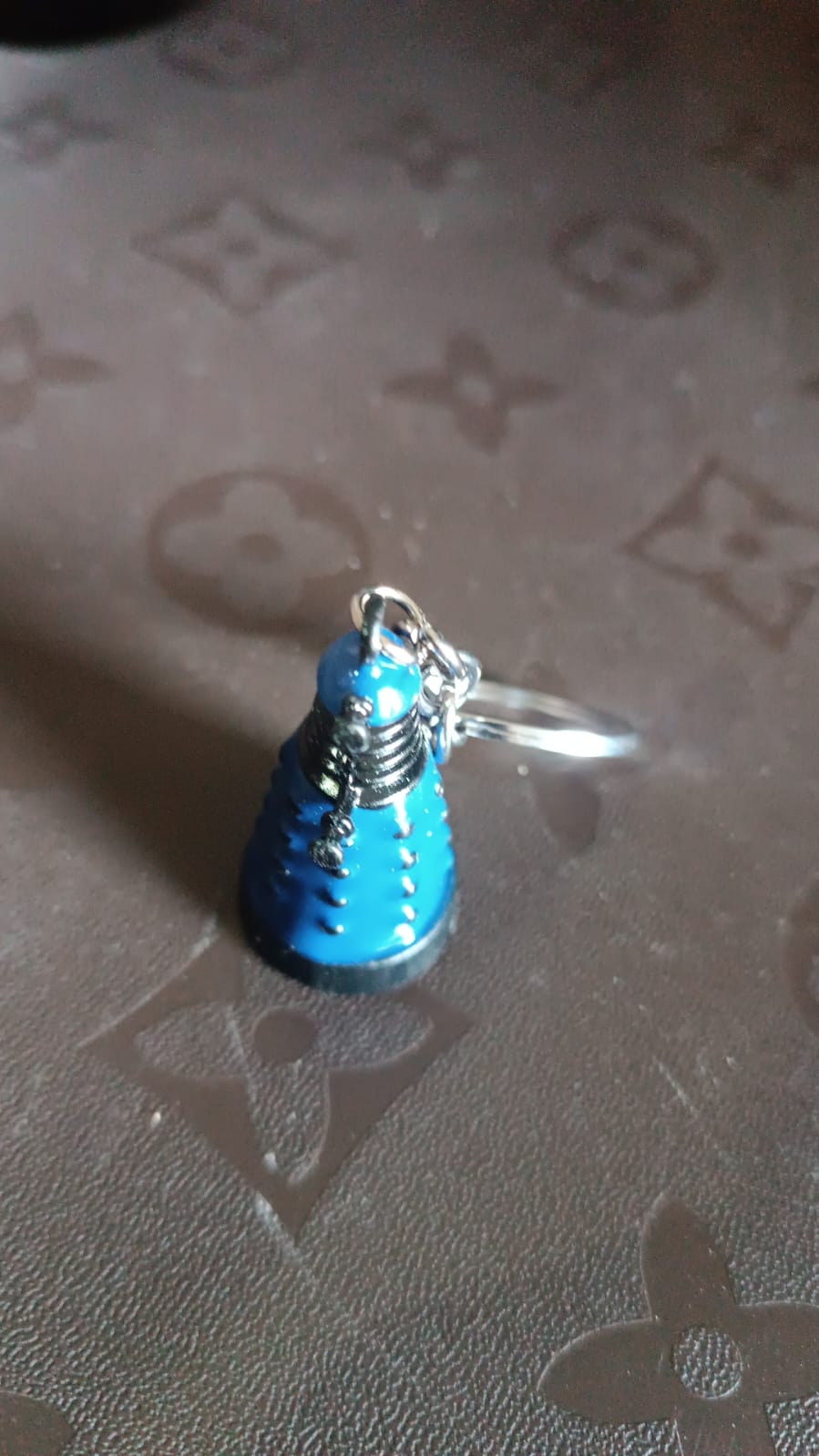 Metal Keychain - Durable & Stylish Accessory (1 Pc / Mix Color) Metal Keychain - Durable & Stylish Accessory (1 Pc / Mix Color)